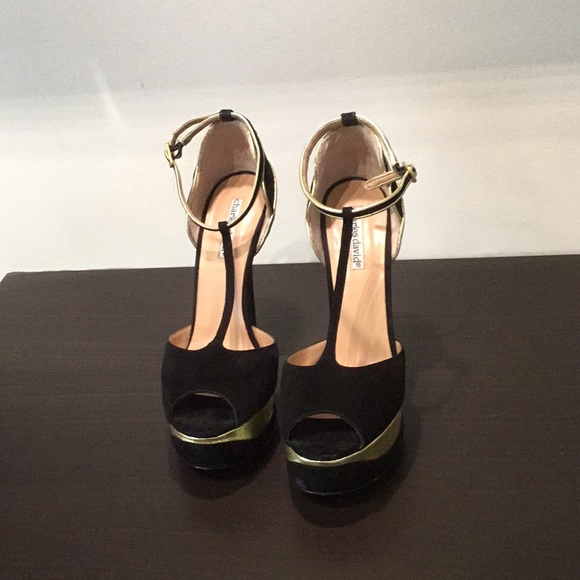 Shoes - Picture 2 of 6